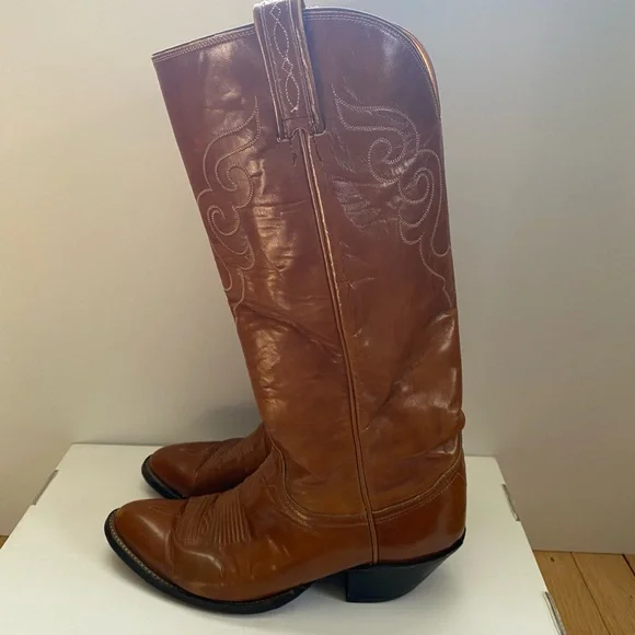 Tony Lama Tan Leather Heeled Boots - Picture 6 of 16